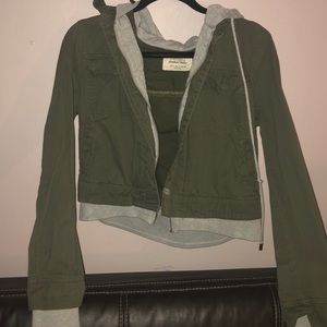 Fashion nova cropped Green hood army jacket size s